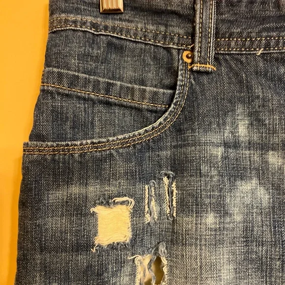 Preloved Levi’s 514 Slim Straight Shorts B30 - Picture 3 of 16